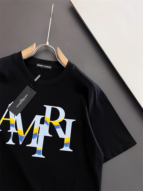 グラフィック映え AMIRI アミリ コピー ロゴTシャツ 重なりレターデザイン シャープなストリート仕様