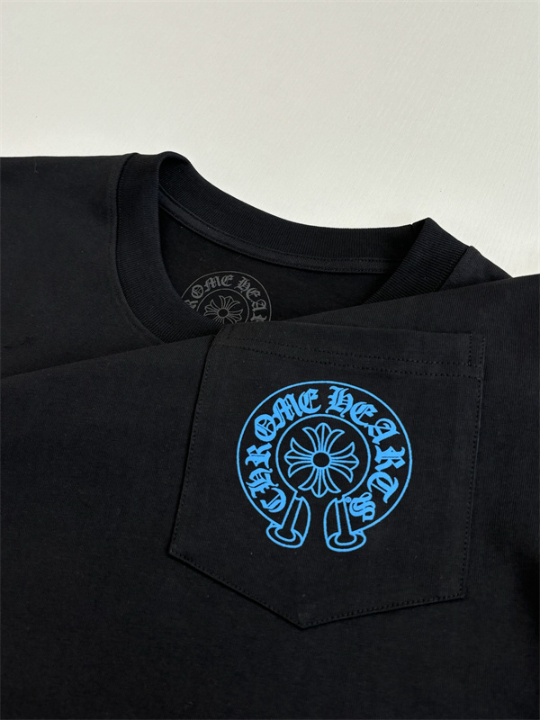 ディテール重視 CHROME HEARTS クロムハーツ コピー 半袖カットソー 胸ポケット サイドCHロゴ ゴシック仕様
