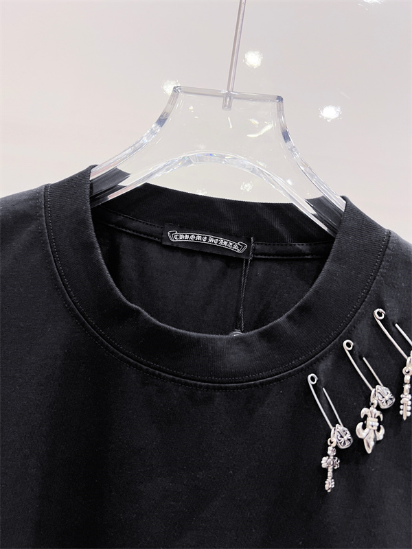 クラッシュディテール CHROME HEARTS クロムハーツ コピー クルーネックカットソー 袖アート 個性派ストリート