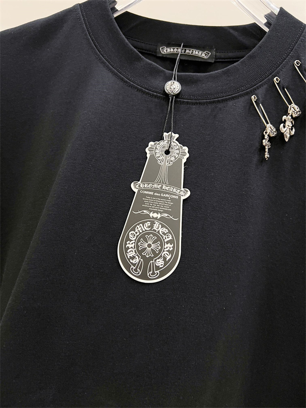 クラッシュディテール CHROME HEARTS クロムハーツ コピー クルーネックカットソー 袖アート 個性派ストリート