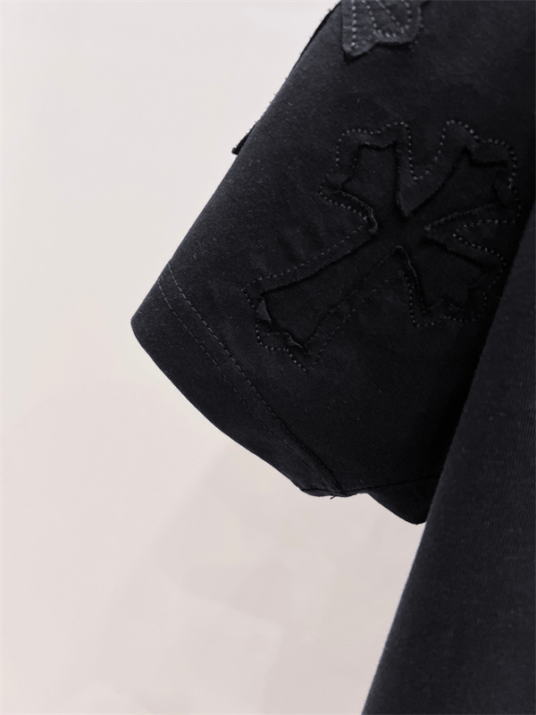 クラッシュディテール CHROME HEARTS クロムハーツ コピー クルーネックカットソー 袖アート 個性派ストリート