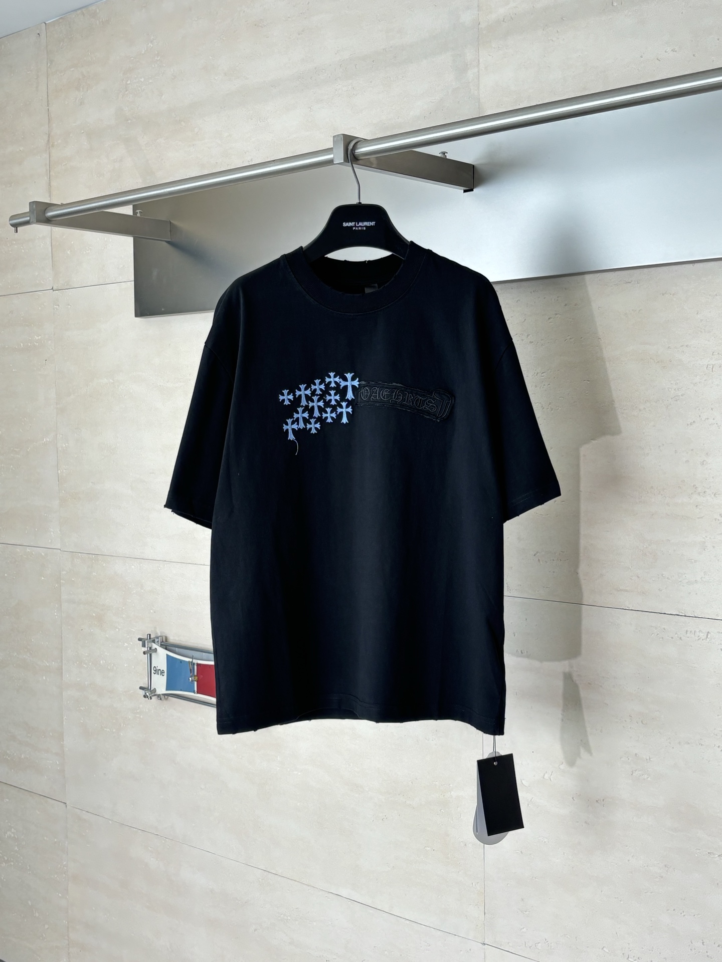クロス連続柄 CHROME HEARTS クロムハーツ コピー クルーネックカットソー 配色グラフィック ストリート仕様