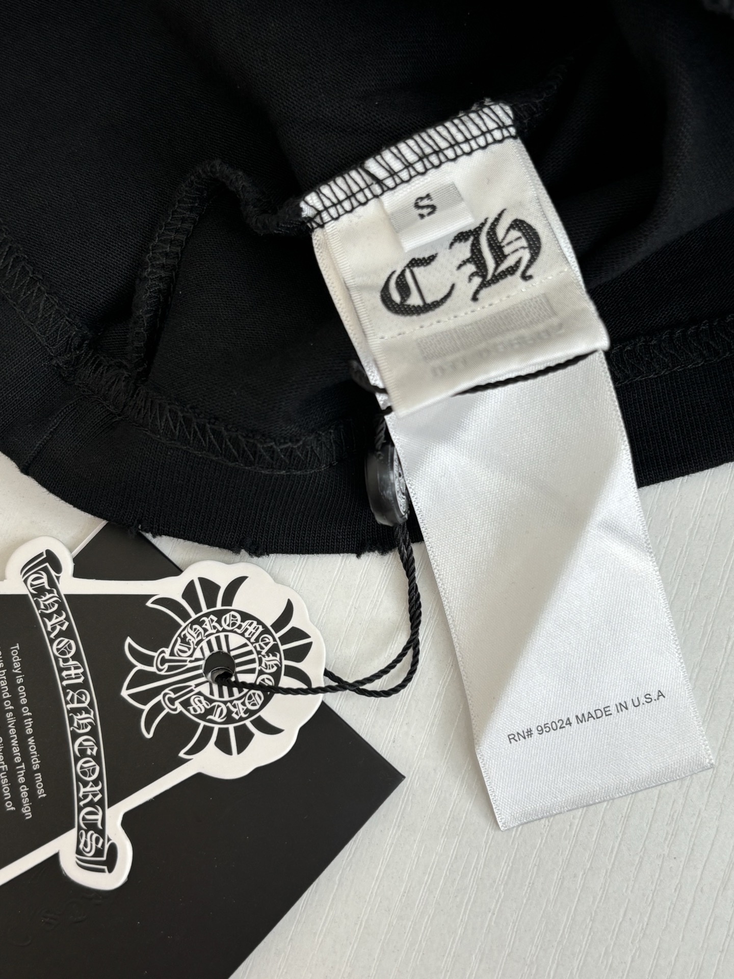 クロス連続柄 CHROME HEARTS クロムハーツ コピー クルーネックカットソー 配色グラフィック ストリート仕様