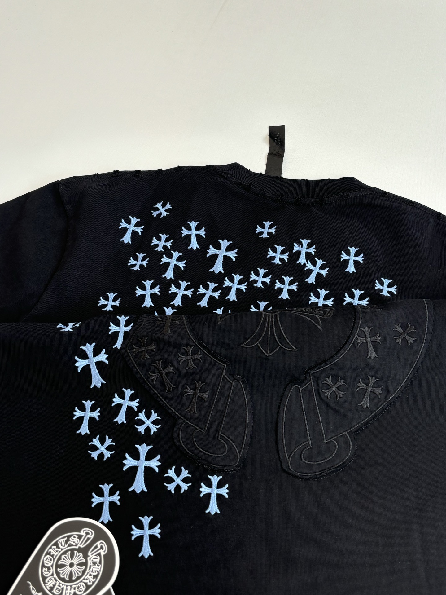 クロス連続柄 CHROME HEARTS クロムハーツ コピー クルーネックカットソー 配色グラフィック ストリート仕様