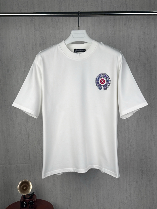 ゴシック意匠 CHROME HEARTS クロムハーツ コピー クルーネックTシャツ サークルレタリング フローラルクロス構成