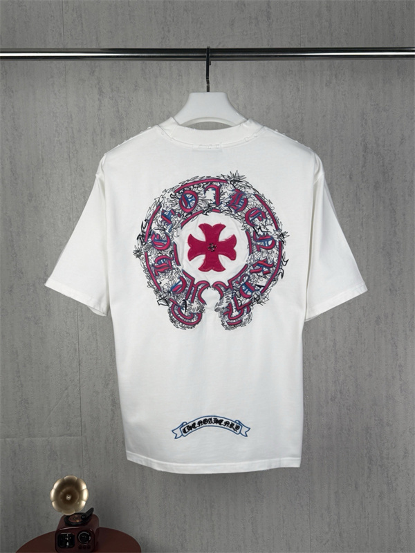 ゴシック意匠 CHROME HEARTS クロムハーツ コピー クルーネックTシャツ サークルレタリング フローラルクロス構成