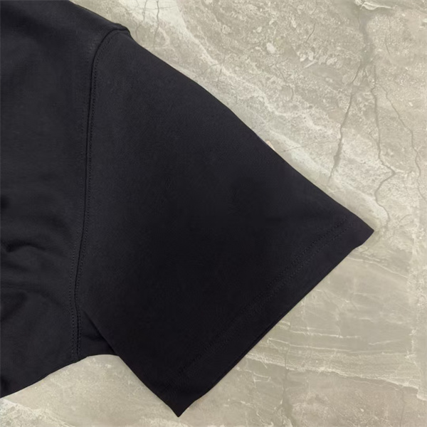 ポップアート仕様 PRADA プラダ コピー クルーネックTシャツ ブランドレタリング トライアングルグラフィック