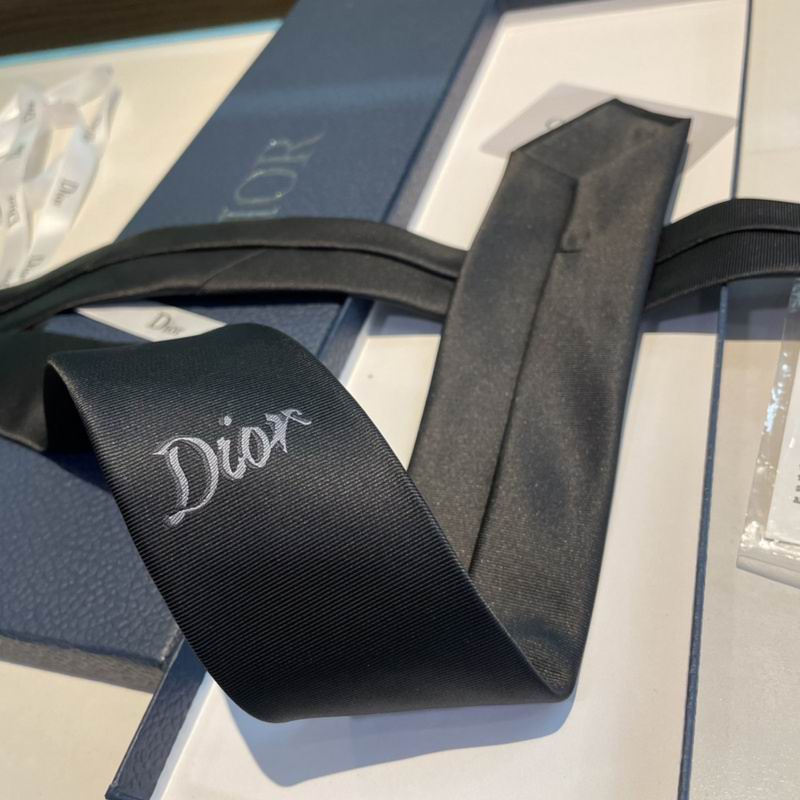 高級 シルク ブランド メンズ おしゃれ ディオールネクタイ コピーDIOR 2026トレンド新作