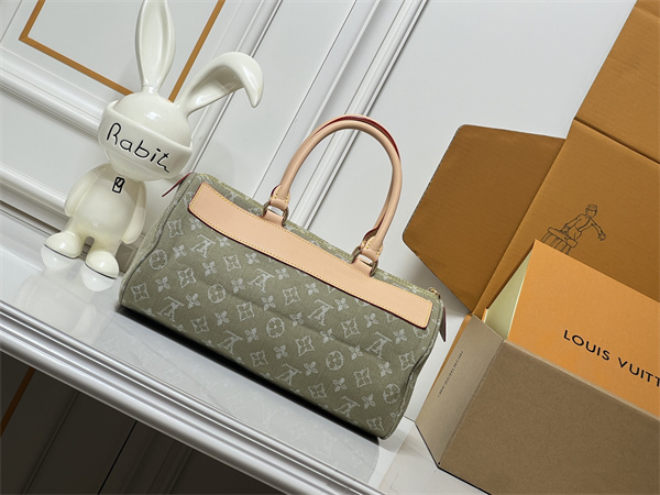 収納デザイン際立つ LOUIS VUITTON ルイヴィトン コピー ボストンバッグ ツインポケット レザーハンドル クラシカル仕様