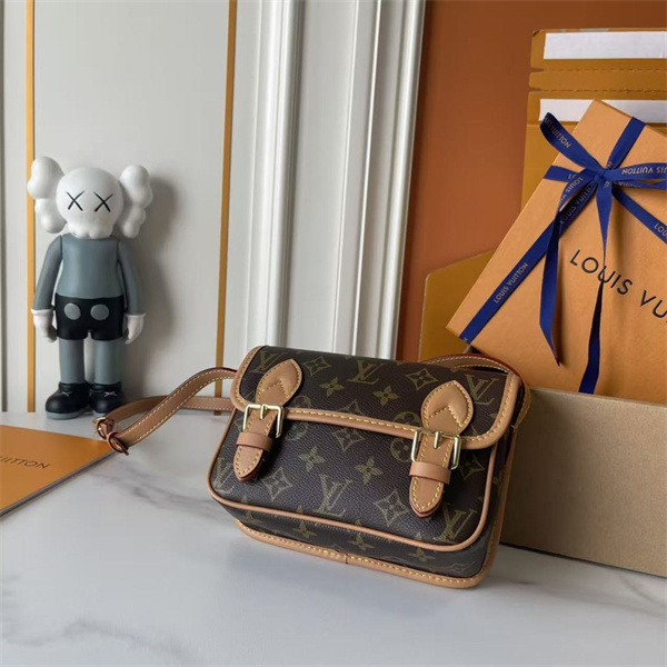 クラシカルな佇まい LOUIS VUITTON ルイヴィトン コピー レディース ショルダーバッグ ヌメ革トリム スクールバッグ調