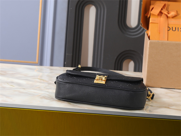 型押しモノグラムが映える LOUIS VUITTON ルイヴィトン コピー ミニショルダー コンパクトボディ メタルクラスプ