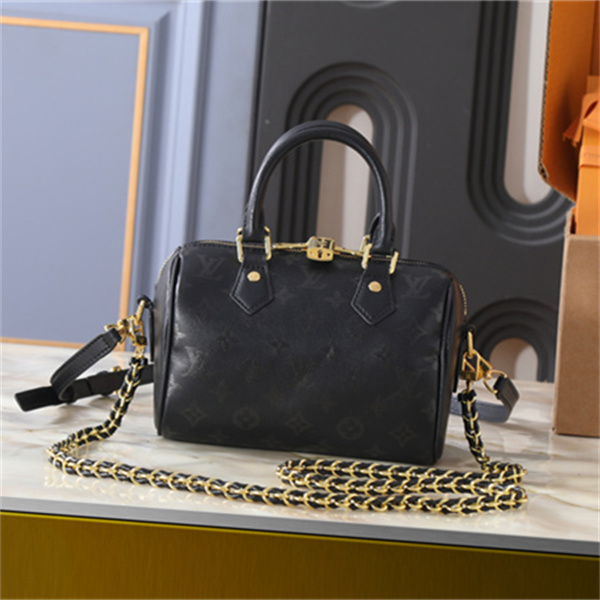 チェーン使いが際立つ LOUIS VUITTON ルイヴィトン コピー 2WAYバッグ ミニボストン ファスナートップ 都会派仕様