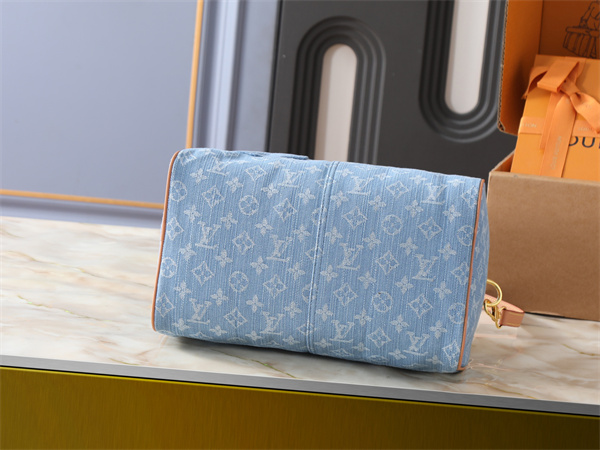 デニム素材が映える LOUIS VUITTON ルイヴィトン コピー ハンドバッグ フロントポケット レザーハンドル 旅映えフォルム