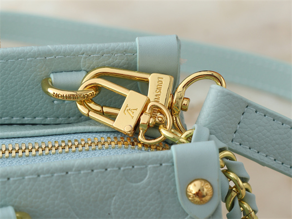 チェーンディテール際立つ LOUIS VUITTON ルイヴィトン コピー レディース ハンドバッグ レザー編み込み ゴールドアクセント