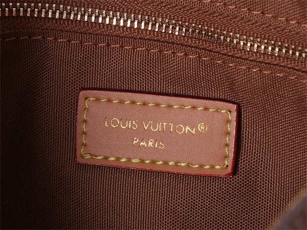 肩掛けしやすい LOUIS VUITTON ルイヴィトン コピー ワンショルダーバッグ 大容量ファスナー仕様 レザーストラップ