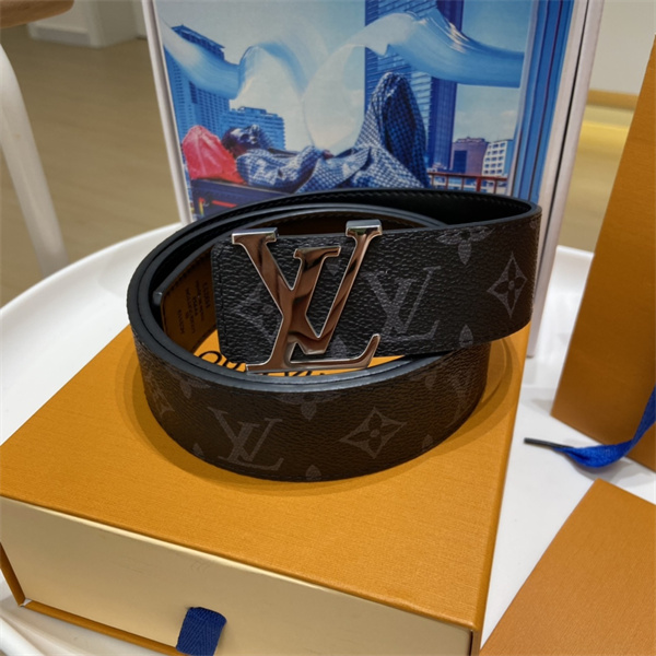 存在感あるバックル LOUIS VUITTON ルイヴィトン コピー モノグラムベルト ワイドストラップ 都会派メンズ