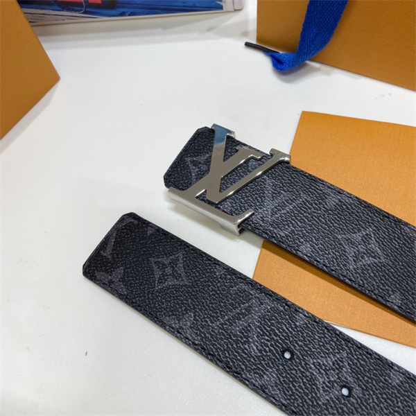 存在感あるバックル LOUIS VUITTON ルイヴィトン コピー モノグラムベルト ワイドストラップ 都会派メンズ