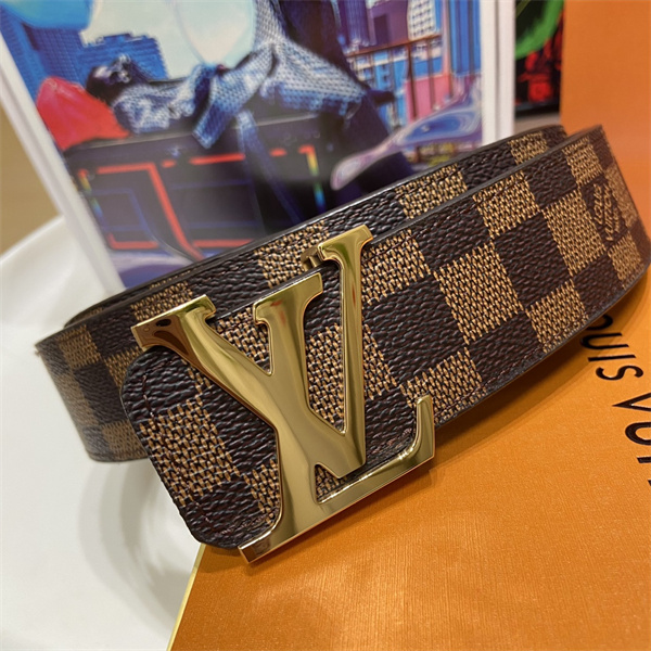 金具映え LOUIS VUITTON ルイヴィトン コピー ワイドベルト ダミエパターン 大型LVモチーフ クラシック仕立て