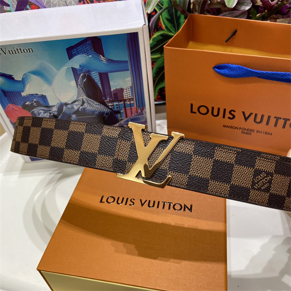 金具映え LOUIS VUITTON ルイヴィトン コピー ワイドベルト ダミエパターン 大型LVモチーフ クラシック仕立て