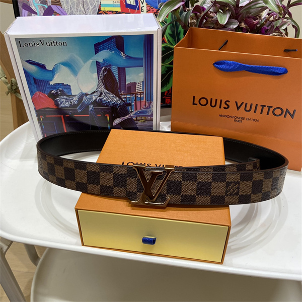 金具映え LOUIS VUITTON ルイヴィトン コピー ワイドベルト ダミエパターン 大型LVモチーフ クラシック仕立て
