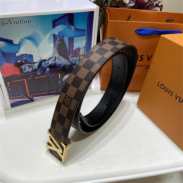 金具映え LOUIS VUITTON ルイヴィトン コピー ワイドベルト ダミエパターン 大型LVモチーフ クラシック仕立て
