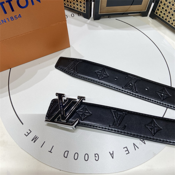 レリーフ柄際立つ LOUIS VUITTON ルイヴィトン コピー ワイドベルト 立体モノグラム メタルエッジ金具