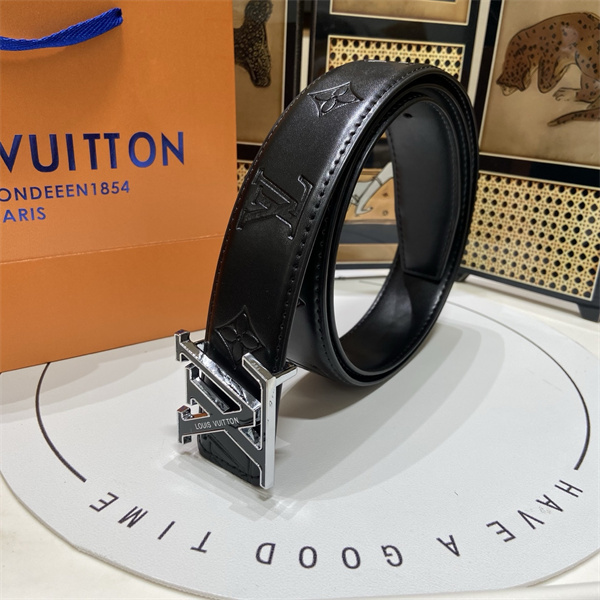 レリーフ柄際立つ LOUIS VUITTON ルイヴィトン コピー ワイドベルト 立体モノグラム メタルエッジ金具