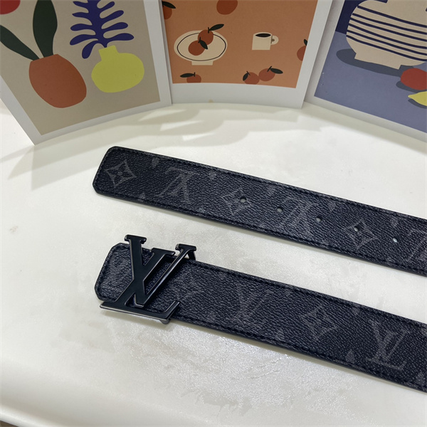 バックル存在感 LOUIS VUITTON ルイヴィトン コピー ワイドベルト モノグラム総柄 シャープな金具使い