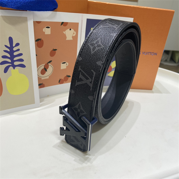 バックル存在感 LOUIS VUITTON ルイヴィトン コピー ワイドベルト モノグラム総柄 シャープな金具使い