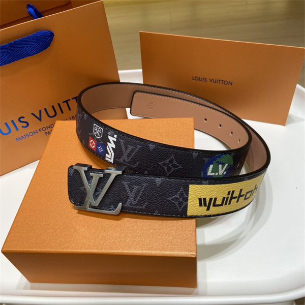 ラベルアート仕様 LOUIS VUITTON ルイヴィトン コピー ワイドベルト タイポグラフィ総柄 メタルLVアクセント