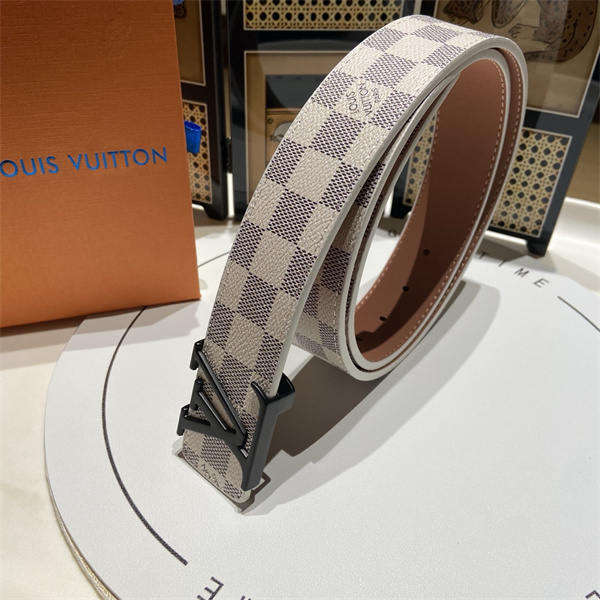 モノトーン映え LOUIS VUITTON ルイヴィトン コピー ワイドベルト ダミエパターン 黒金具アクセント