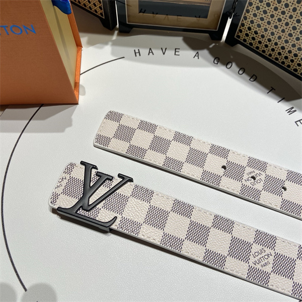 モノトーン映え LOUIS VUITTON ルイヴィトン コピー ワイドベルト ダミエパターン 黒金具アクセント
