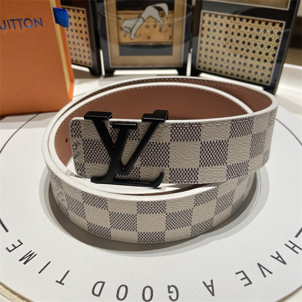 モノトーン映え LOUIS VUITTON ルイヴィトン コピー ワイドベルト ダミエパターン 黒金具アクセント