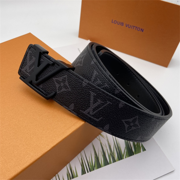シックな存在感 LOUIS VUITTON ルイヴィトン コピー ワイドベルト グレーモノグラム 同色ロゴ金具