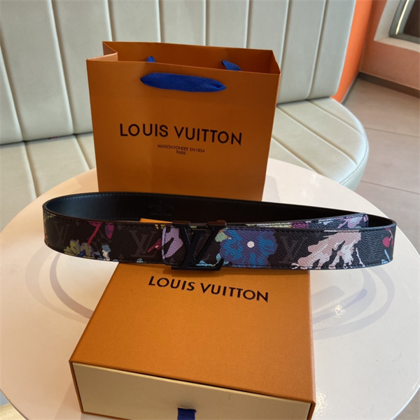 彩色モチーフが映える LOUIS VUITTON ルイヴィトン コピー ワイドベルト ペイントグラフィック ボタニカル意匠