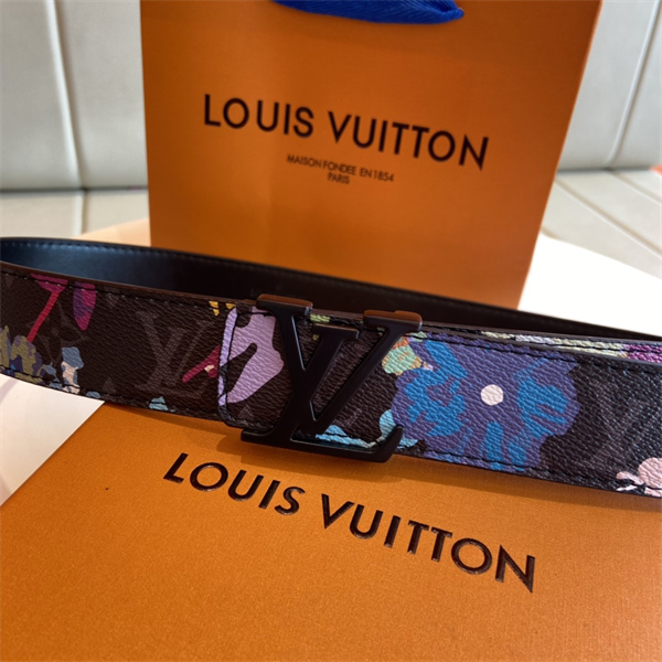 彩色モチーフが映える LOUIS VUITTON ルイヴィトン コピー ワイドベルト ペイントグラフィック ボタニカル意匠
