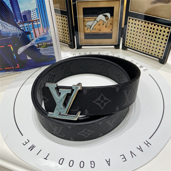 金具デザイン際立つ LOUIS VUITTON ルイヴィトン コピー ワイドベルト シャドーモノグラム 都会派アクセント