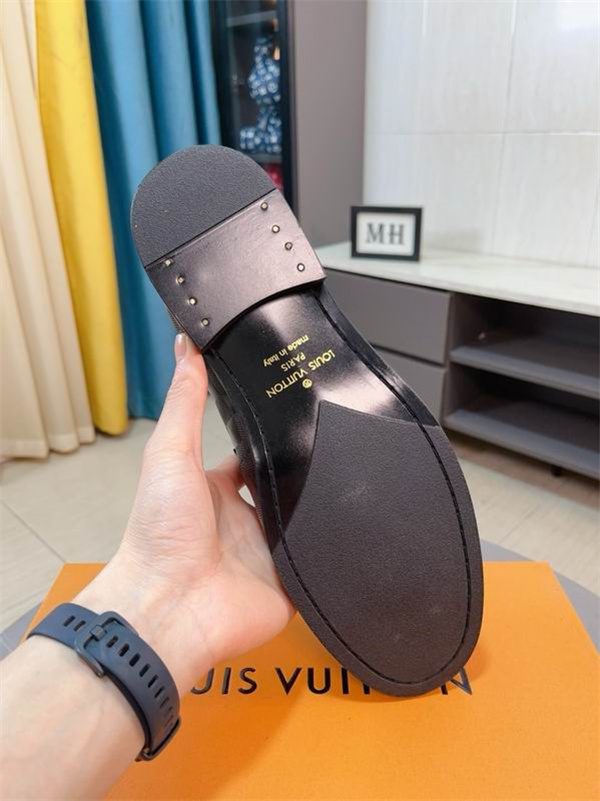 おしゃれで上品 ルイヴィトンビジネスシューズコピーレザー  2026新作 メンズLOUIS VUITTON