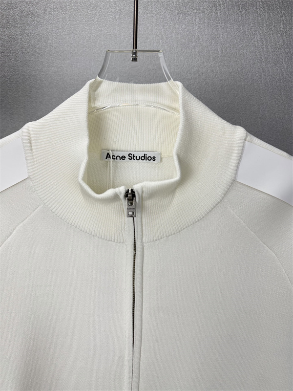 異素材ラインが映える Acne Studios アクネ ストゥディオズ コピー トラックジャケット フルジップ リラックスシルエット