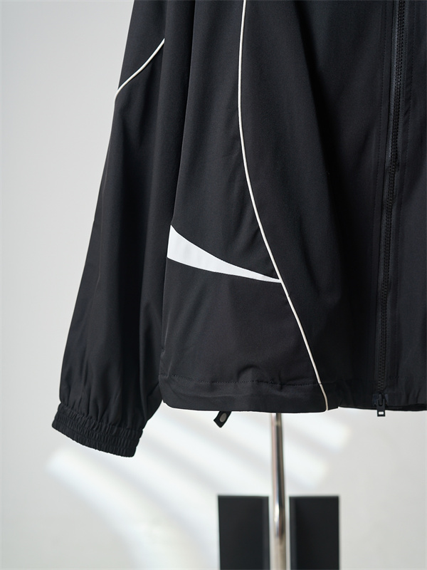 レトロスポーツ Acne Studios アクネ ストゥディオズ コピー スタンドカラーブルゾン 流線パネル ドローコード仕様