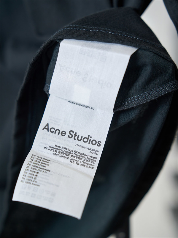 すっきり着映え Acne Studios アクネ ストゥディオズ コピー レディース ロングスリーブ 胸元レタード クリーンライン