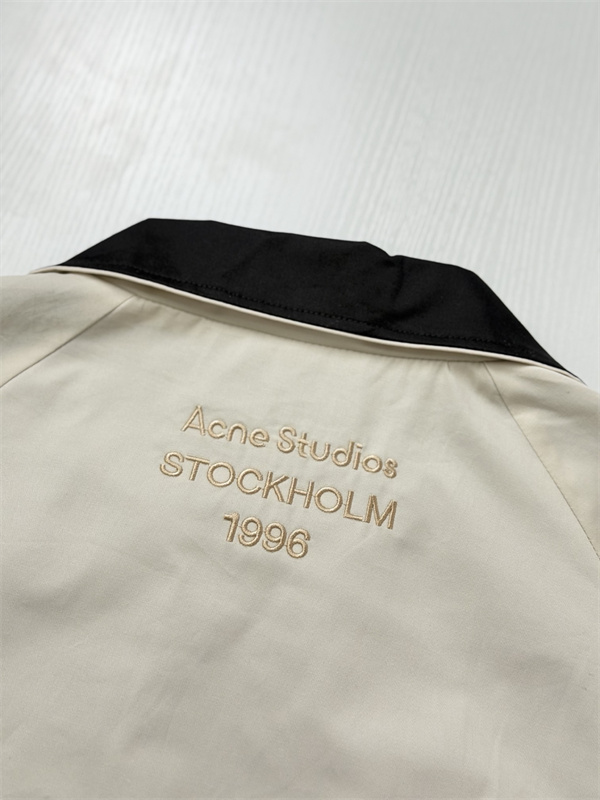 襟配色が映える Acne Studios アクネ ストゥディオズ コピー ジップジャケット ラグランスリーブ イージーヘム