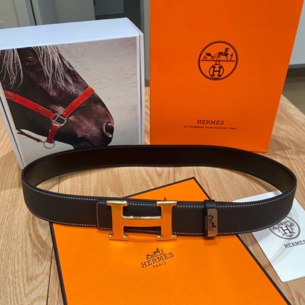 HERMÈS コピー 2026注目モデル Hバックル メンズ本革ベルト イタリアンレザー シボ型押し 端正ステッチ