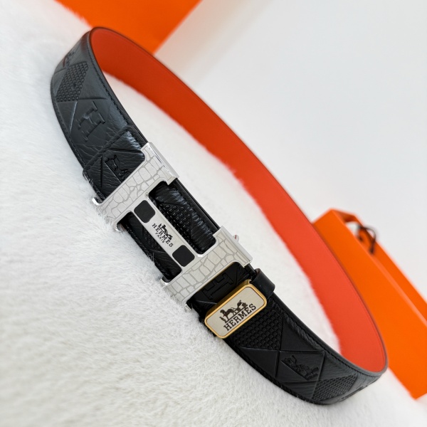 HERMÈS コピー 指名買い候補 メンズHバックルベルト 一層牛革 リバーシブル仕様 メタル金具 都会的スタイル