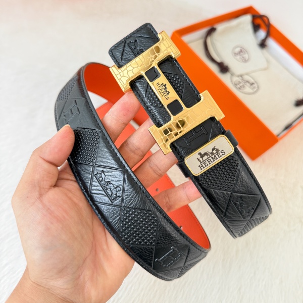 HERMÈS コピー 指名買い候補 メンズHバックルベルト 一層牛革 リバーシブル仕様 メタル金具 都会的スタイル