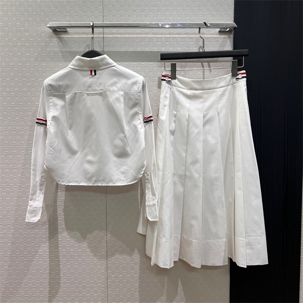 プレッピームード THOM BROWNE トム ブラウン コピー 2ピースセット ポケットシャツ ハイウエストプリーツ