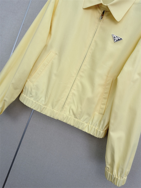 軽快スポーティ PRADA プラダ コピー ライトジャケット シャツカラー イージーヘム ペールイエロー