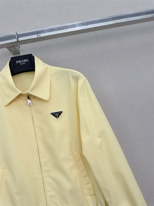 軽快スポーティ PRADA プラダ コピー ライトジャケット シャツカラー イージーヘム ペールイエロー
