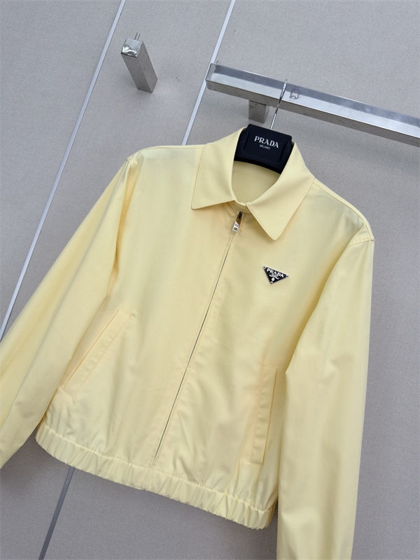 軽快スポーティ PRADA プラダ コピー ライトジャケット シャツカラー イージーヘム ペールイエロー