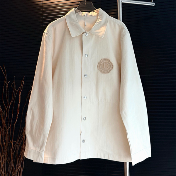 サンドアイボリー ワンポイントD刺繍 DIOR ディオール コピー メンズ ライトブルゾン クリーンデザイン 通勤コーデ